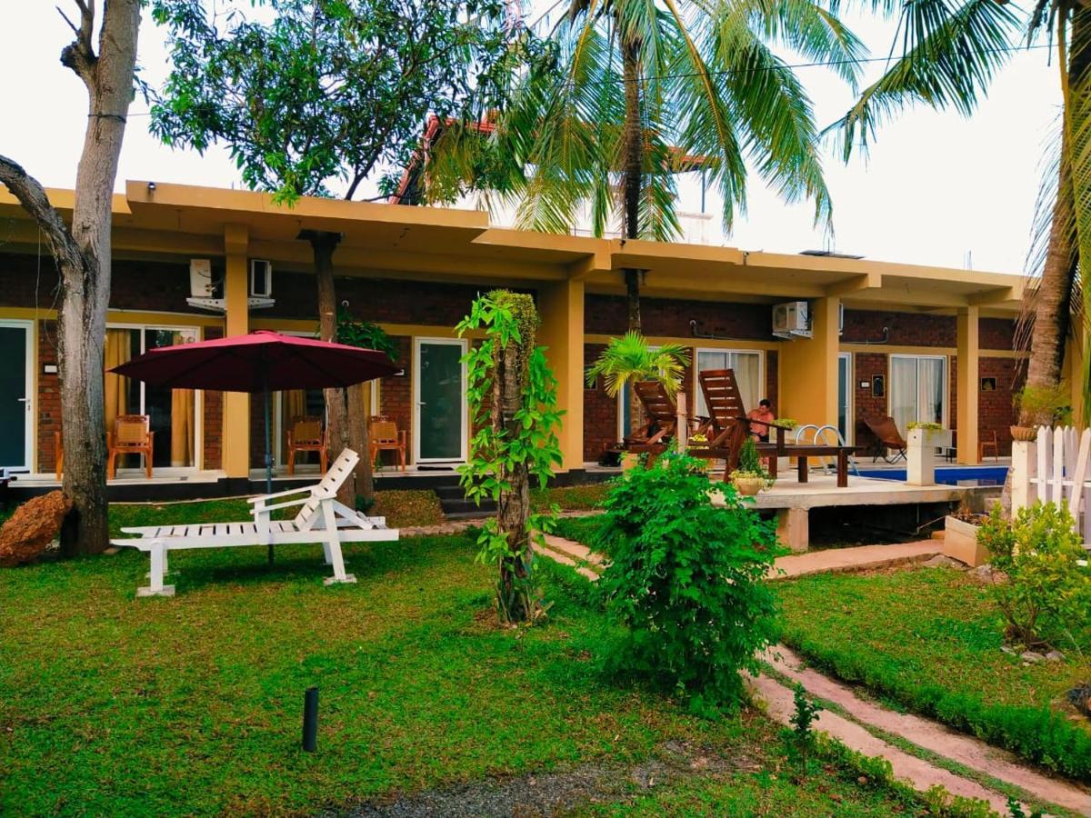 Petit Guest House Negombo Luaran gambar